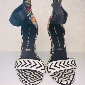 “Levita” Chinese Laundry